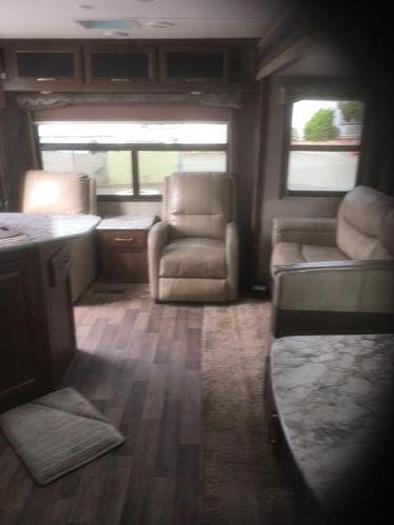 Used 2017 Keystone Cougar 26SABWE