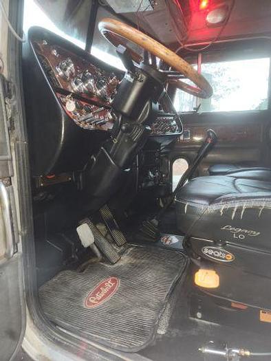 Used 2001 Peterbilt 379 American Class