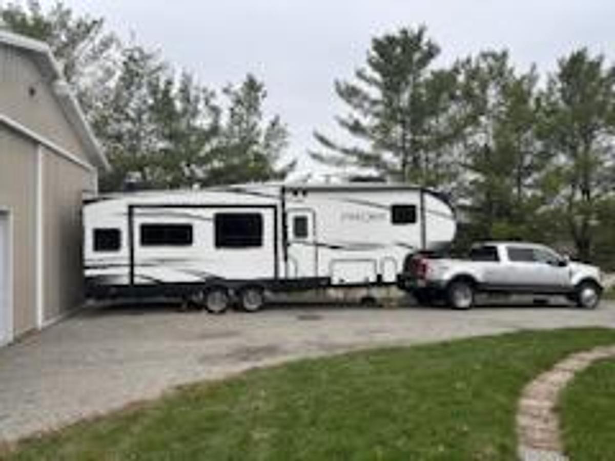 Used 2019 Vanleigh PineCrest 305RLP