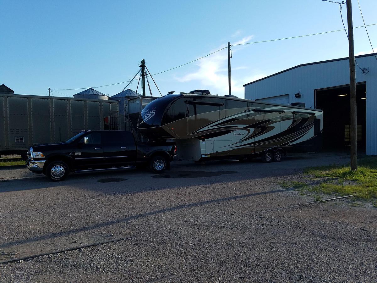 Used 2015 Forest River Cardinal 3450RL