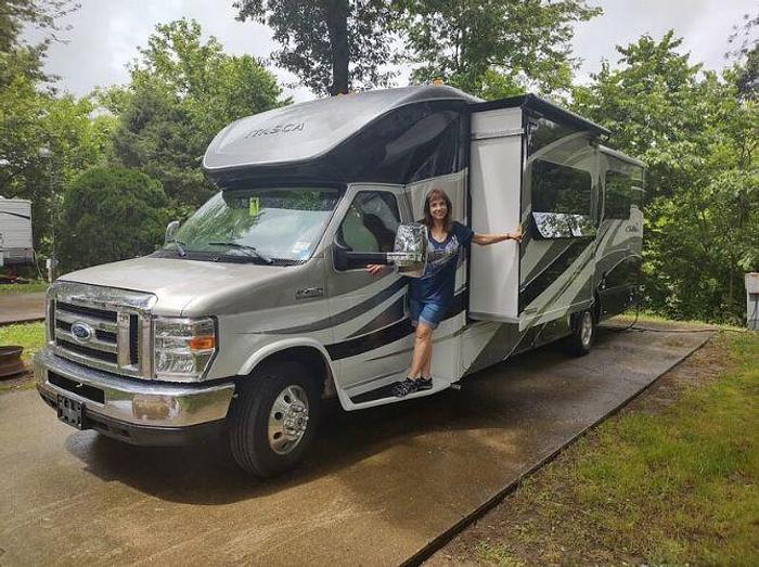 Used 2016 Itasca Cambria 27K