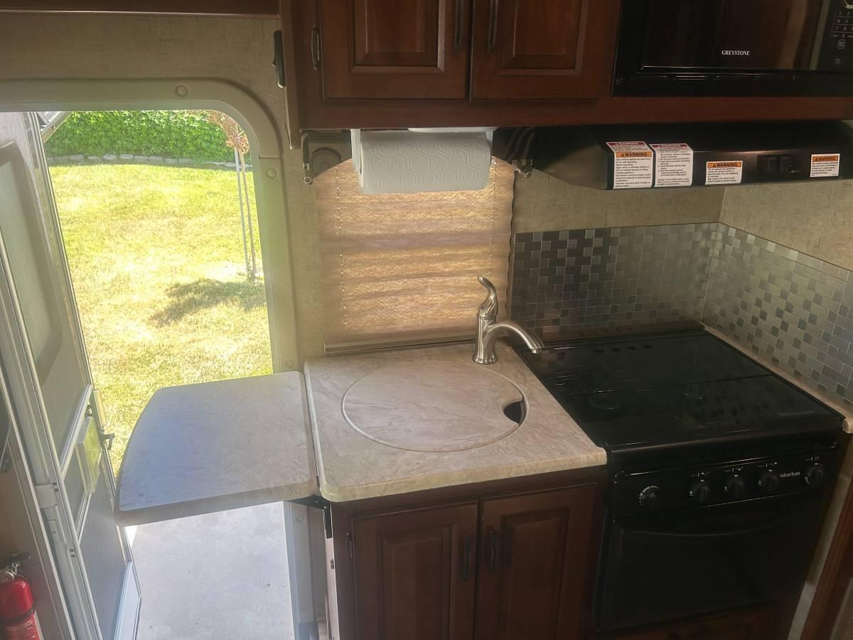 Used 2016 Forest River Sunseeker 2290S