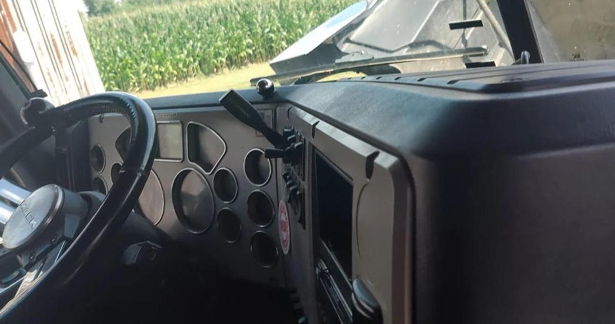 Used 2016 MACK PINNACLE CHU613 RAWHIDE