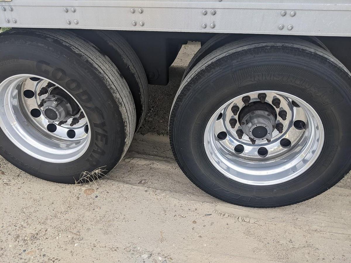 Used 2015 Utility 3000R 53' Reefer Trailer