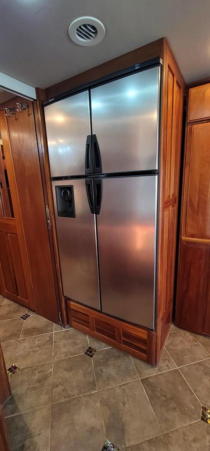 Used 2009 Foretravel Nimbus Tahoe 4030