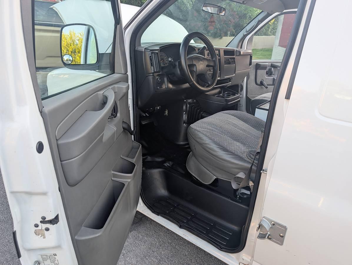 Used 2005 GMC Savana 3500 Carpet Cleaning Van