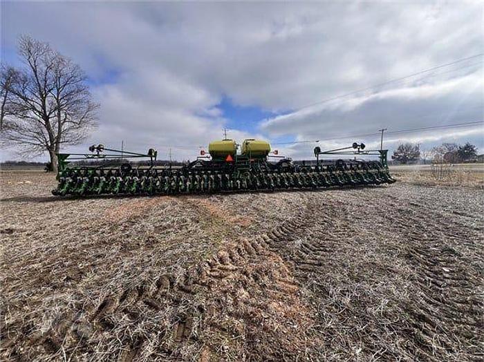 Used 2010 JOHN DEERE DB60