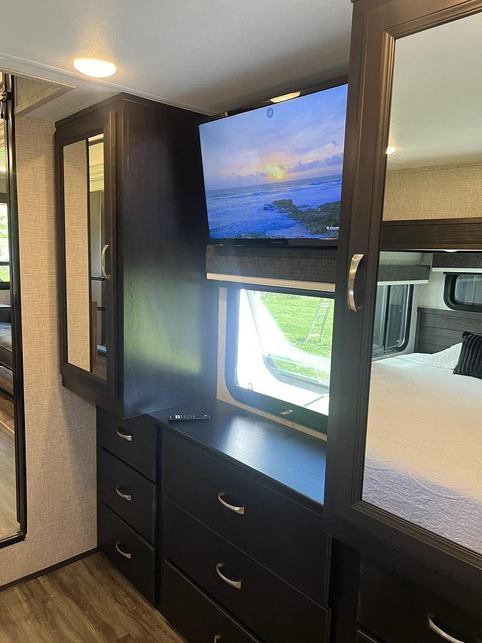 Used 2023 Jayco North Point 390CKDS Fifth Wheel