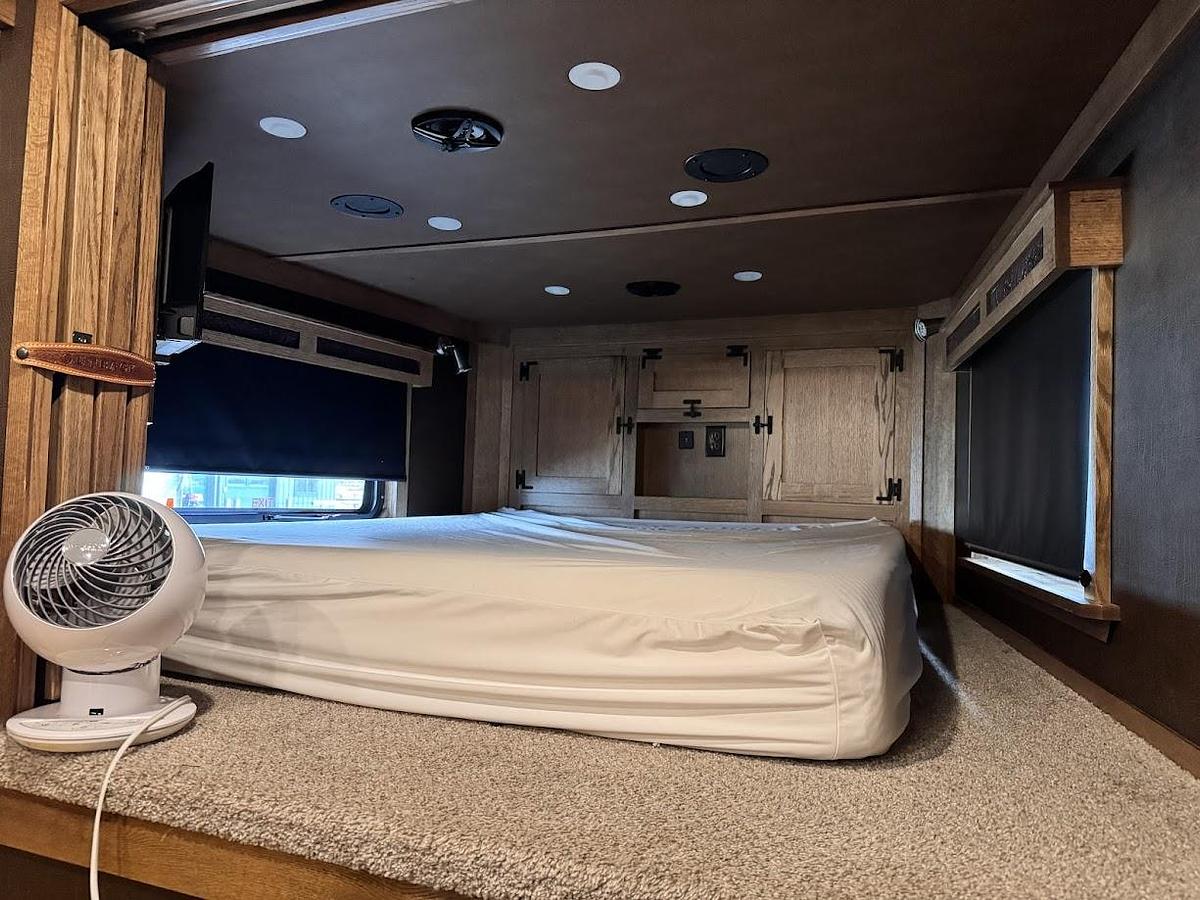 Used 2022 Cimarron Norstar 4 Horse Trailer