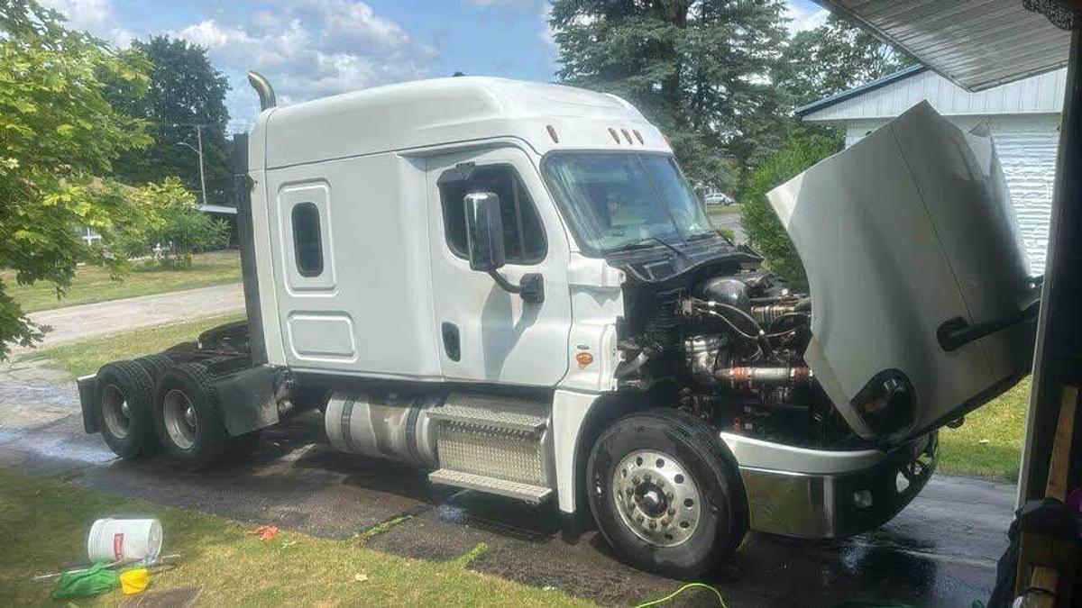 Used 2020 Freightliner Cascadia