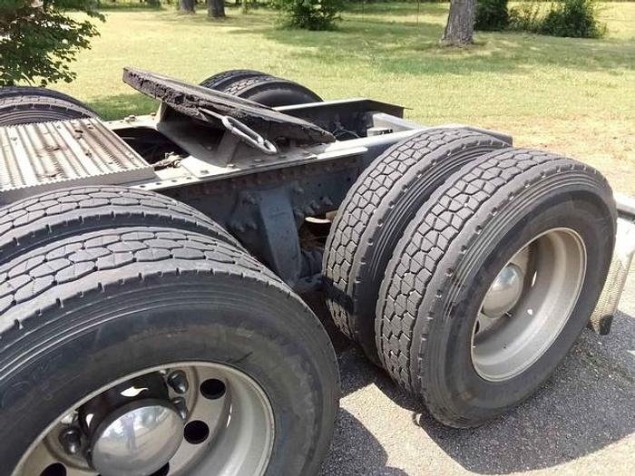 Used 2018 Western Star 5700XE Sleeper Semi