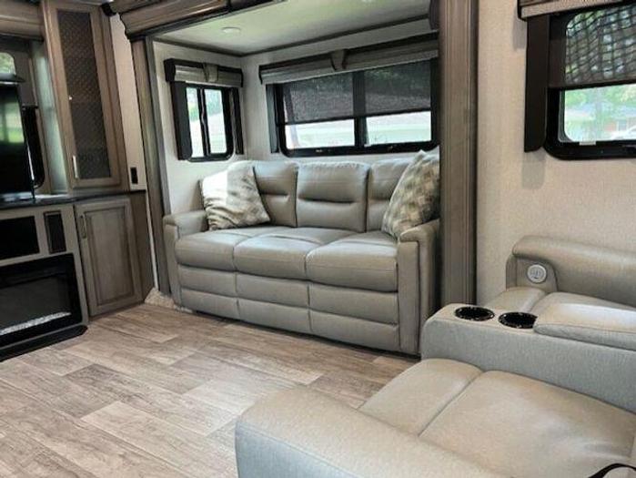 Used 2021 Keystone Montana Legacy 3791RD