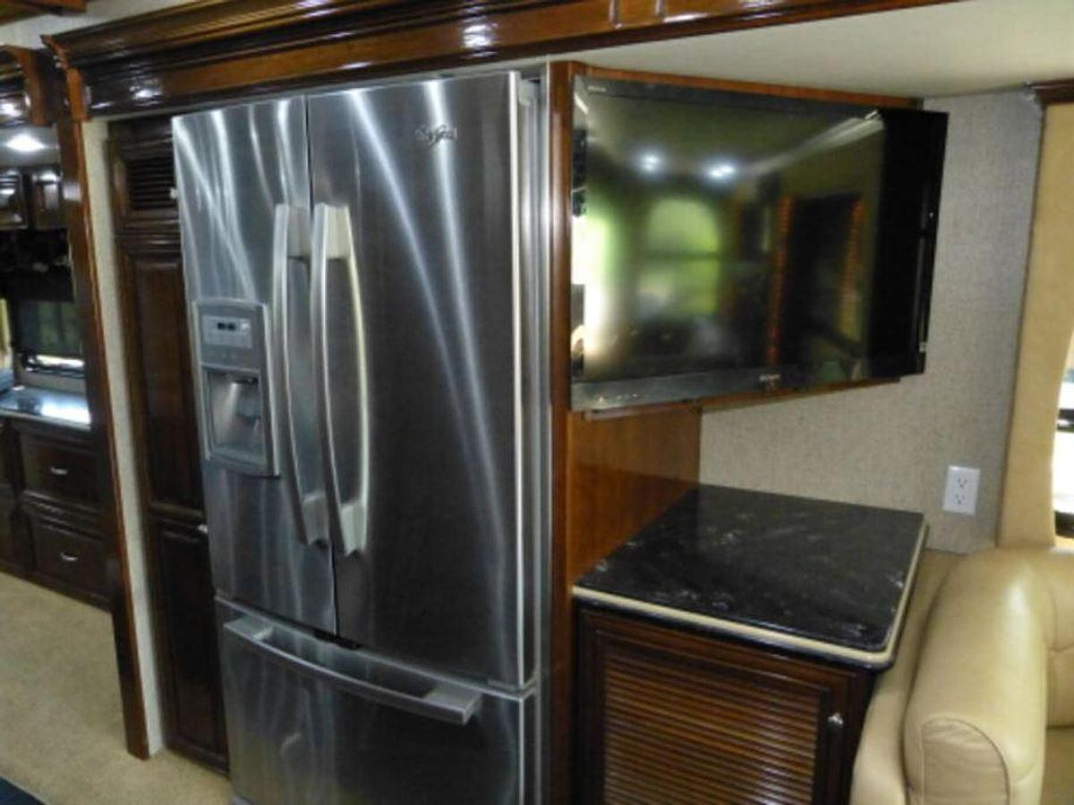 Used 2013 Newmar Essex 4544