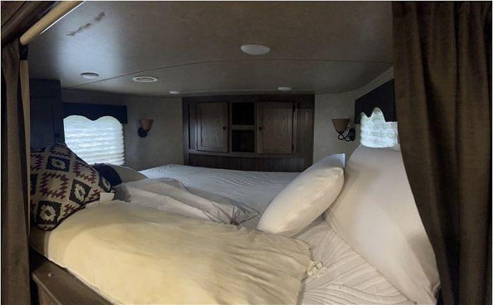 Used 2019 Lakota Charger With LQ