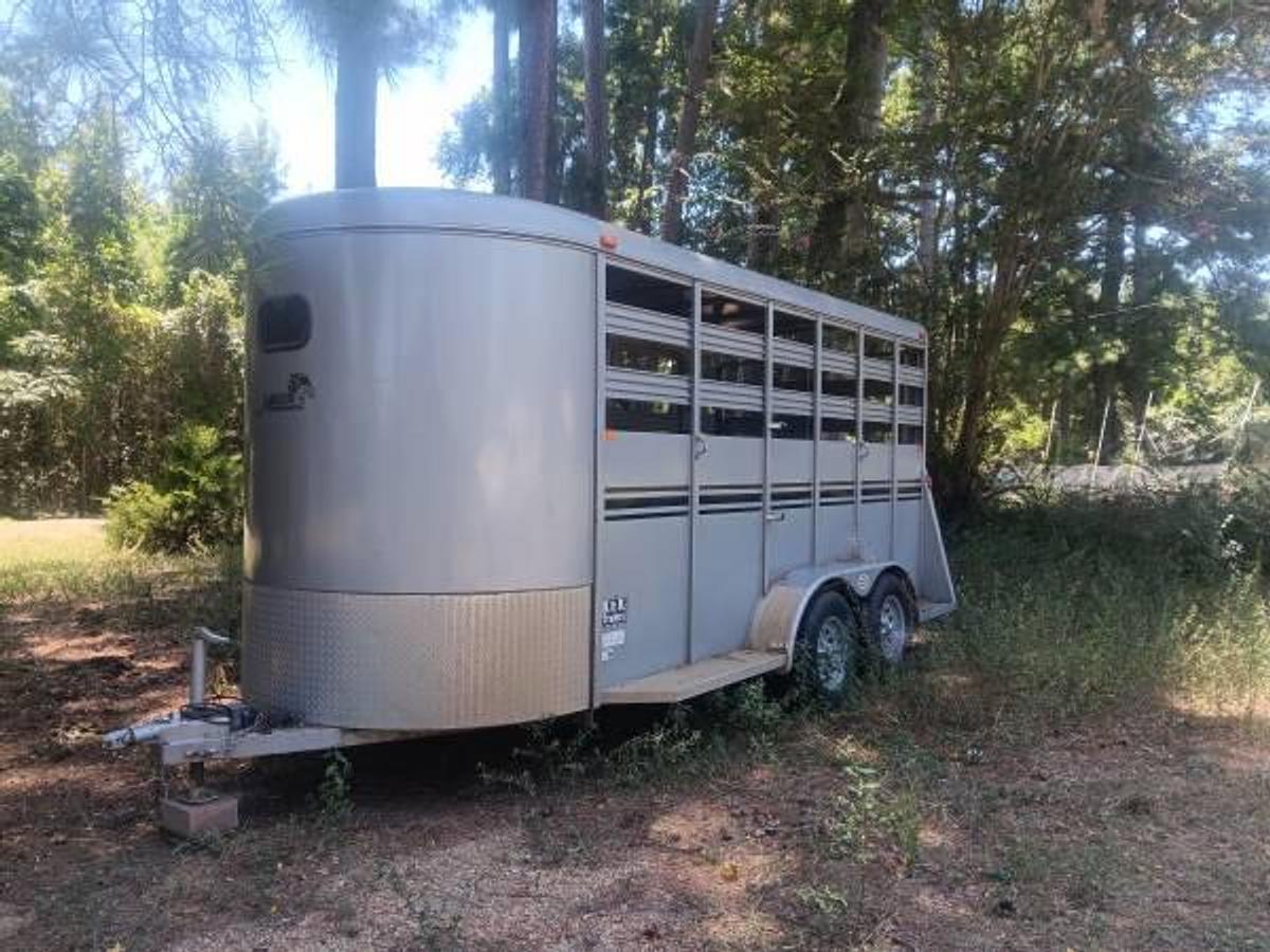 Used 2020 Macon Custom Four-Horse Trailer