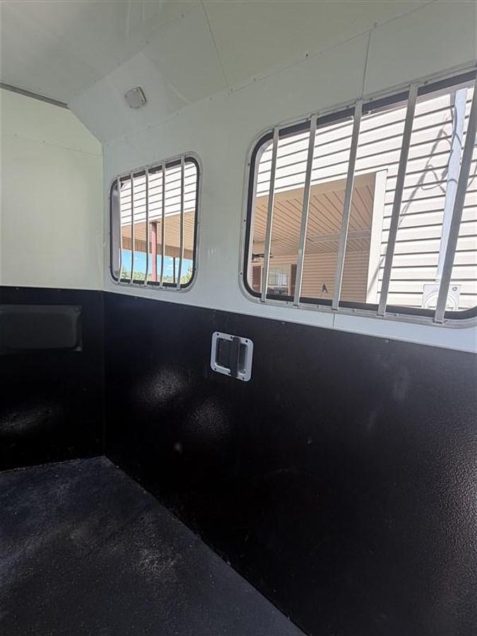 Used 2023 Bison Sv7208 2 Horse
