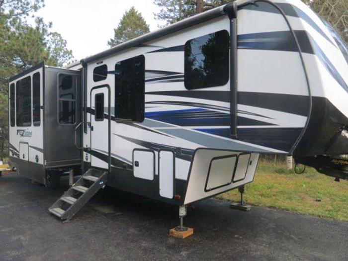 Used 2019 Keystone Fuzion 373