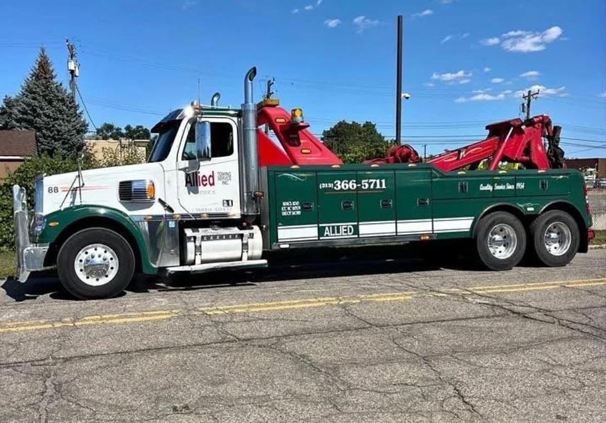 Used 2006 Freightliner Coronado