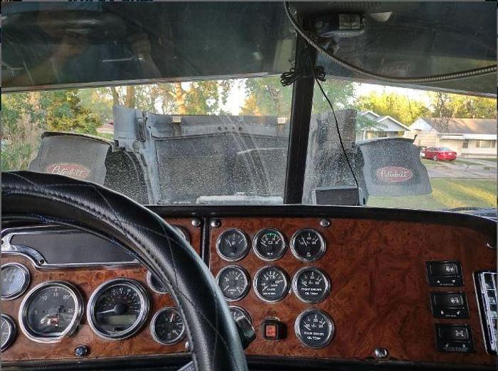 Used 2001 Peterbilt 379