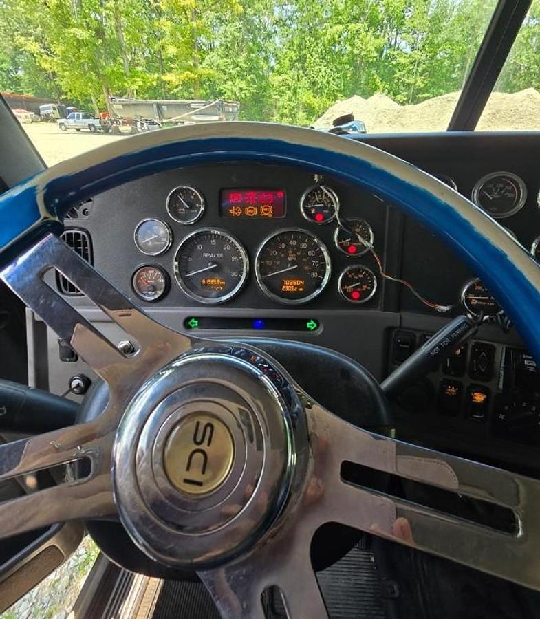 Used 2012 PETERBILT 389