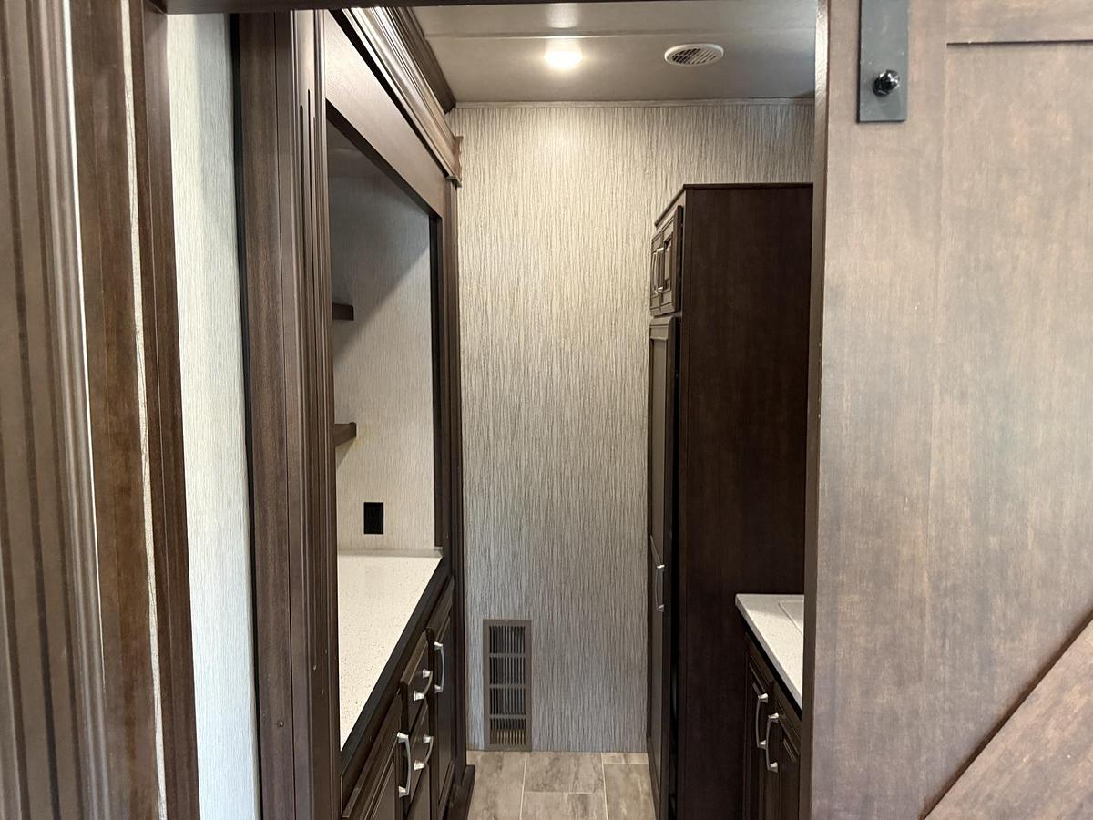 Used 2009 Heartland Big Horn 3925MLP Fifth Wheel