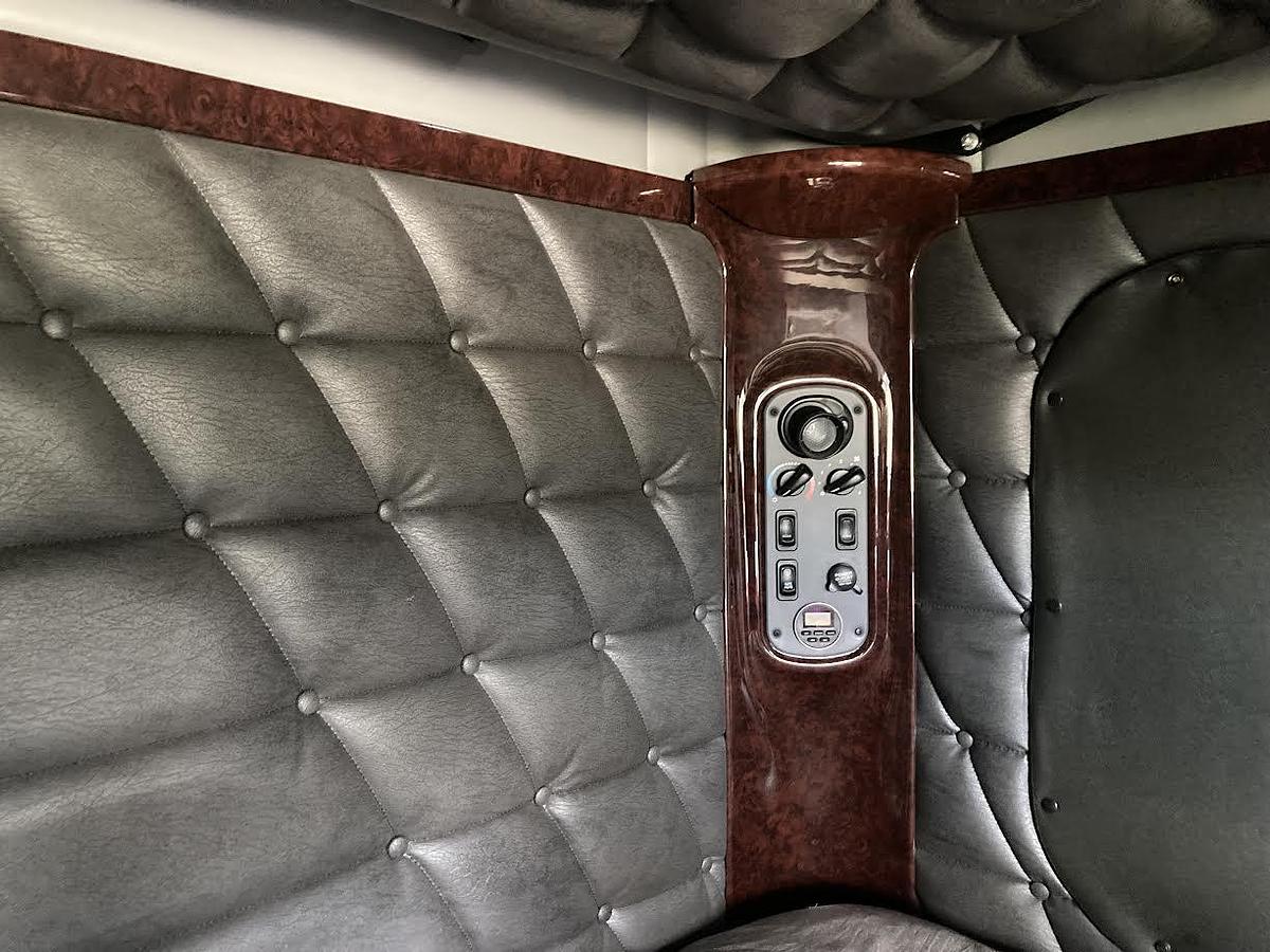 Used 2014 Freightliner Coronado Sleeper Semi Truck