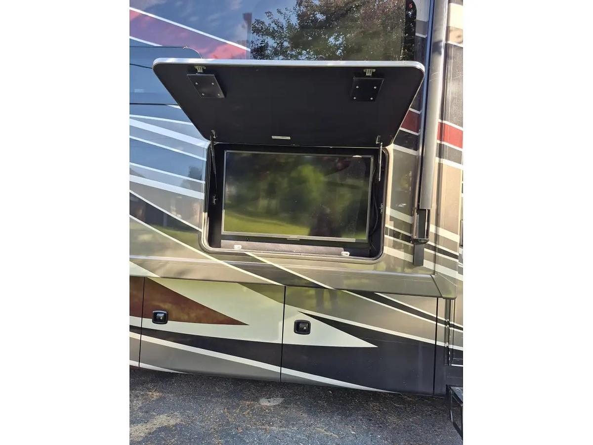 Used 2023 Thor Challenger 37FH Class A Gas Motorhome