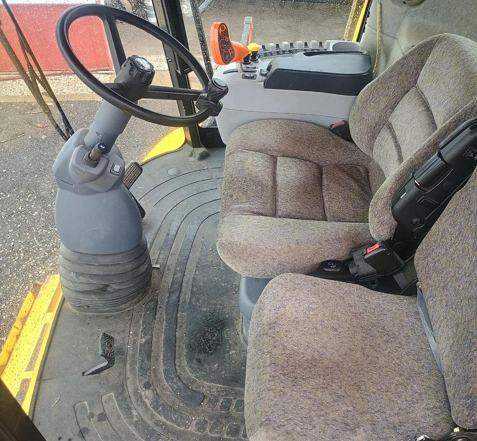 Used 2010 NEW HOLLAND CR9060