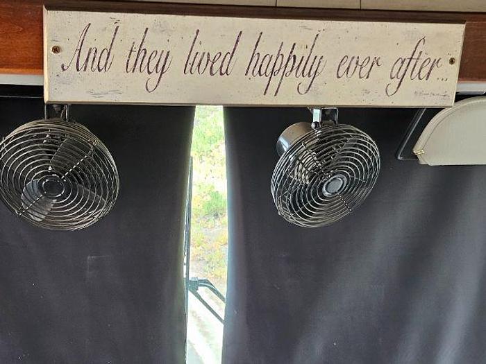 Used 2005 Fleetwood Southwind 37L