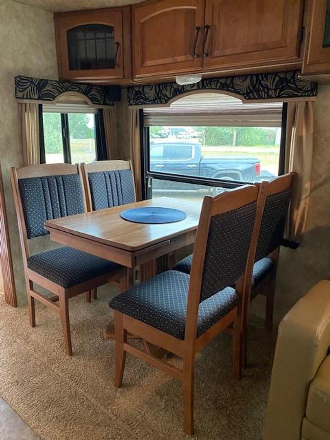 Used 2012 Keystone Montana Hickory Edition 33582RL Fifth Wheel