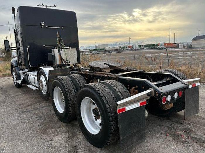 Used 2021 KENWORTH T880 Sleeper Semi Truck