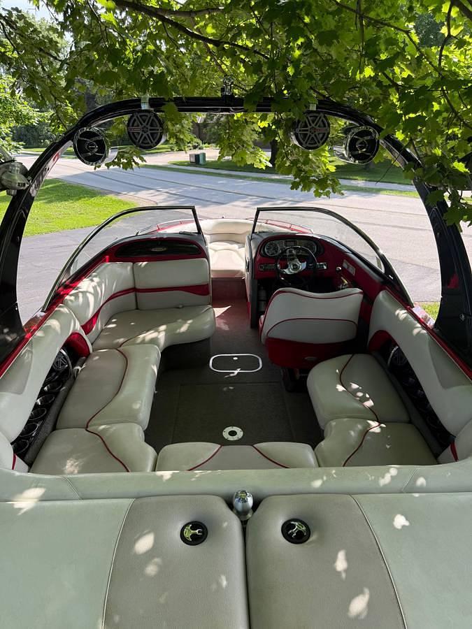 Used 2008 Malibu Wakesetter Ski Boat