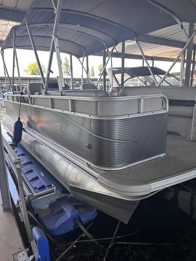 Used 2020 Avalon Venture