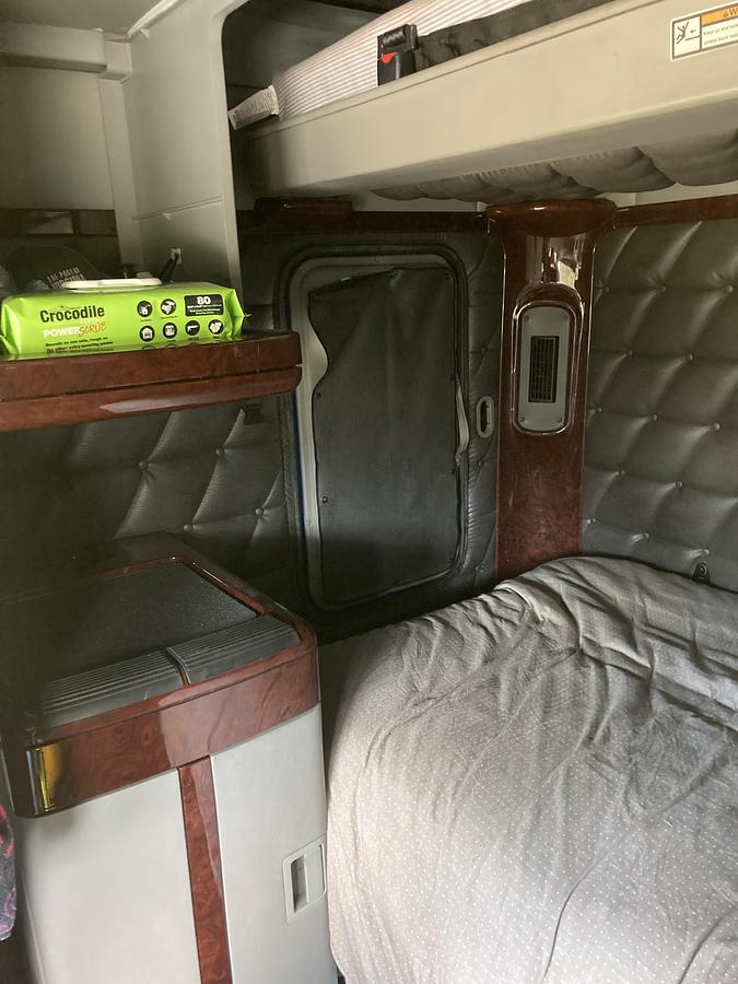 Used 2014 Freightliner Coronado Sleeper Semi Truck