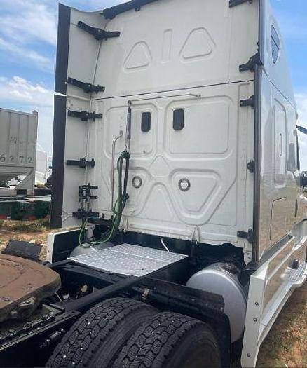 Used 2017 Freightliner Cascadia 125