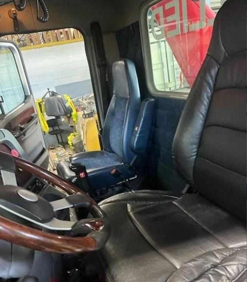 Used 2006 Freightliner Coronado