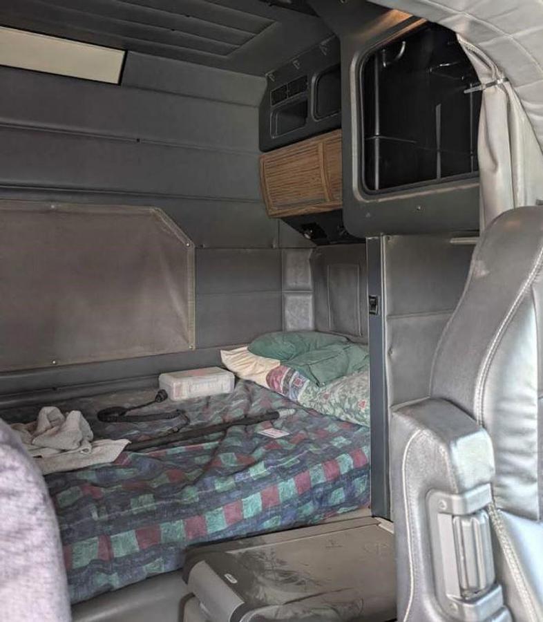 Used 1997 Peterbilt 379 Sleeper Semi Truck