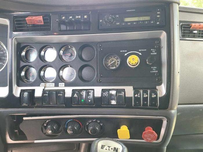 Used 2009 KENWORTH T800