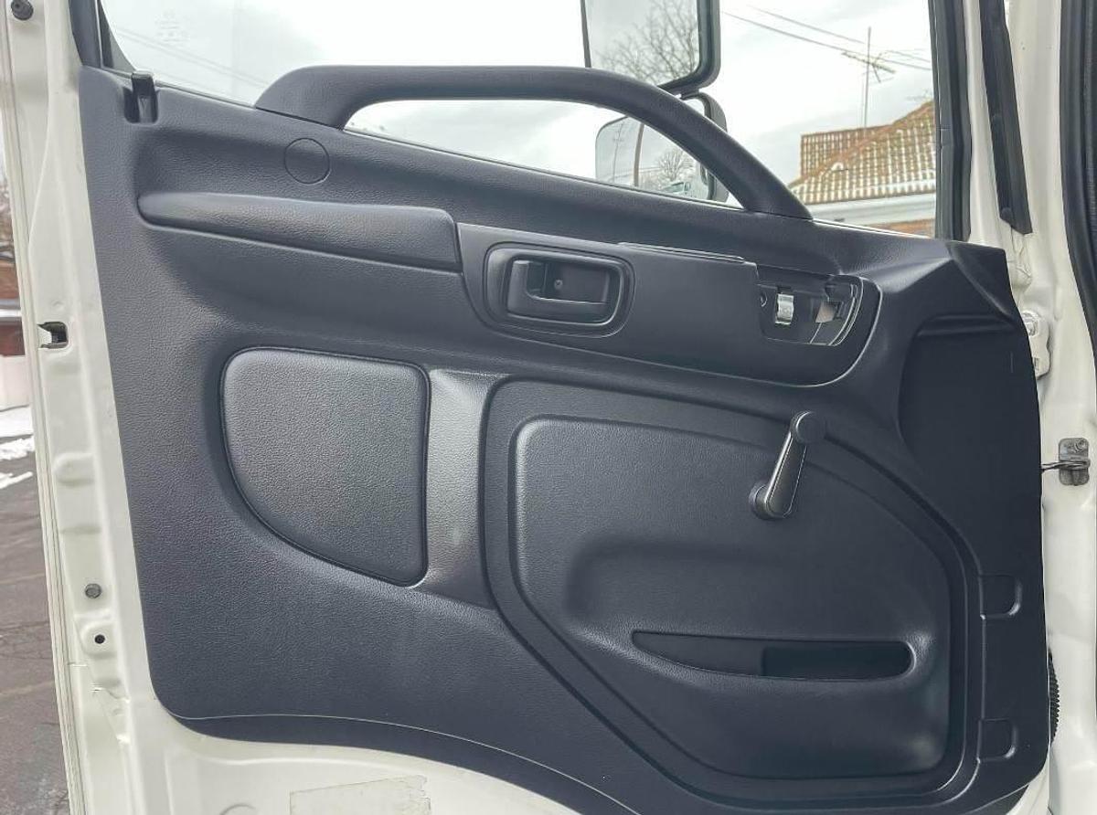 Used 2013 Hino 338 Box Truck