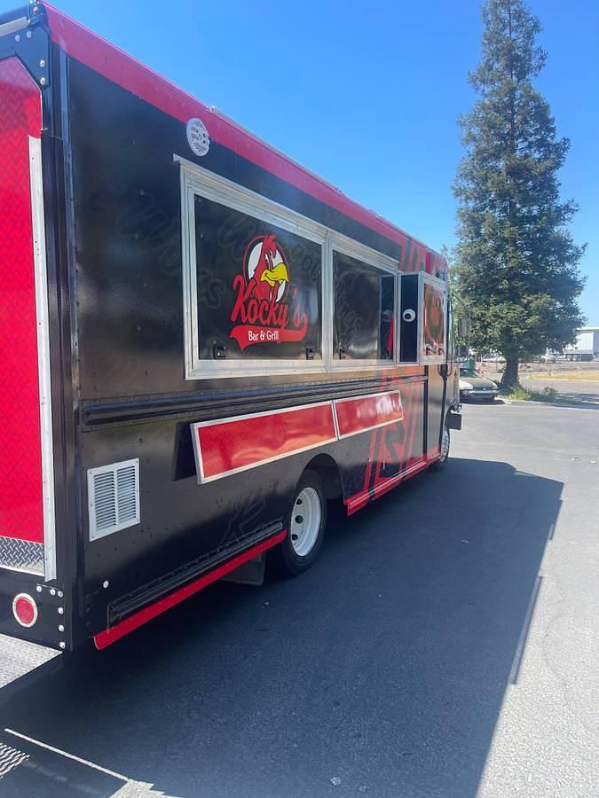 Used 2009 Workhorse Food Truck