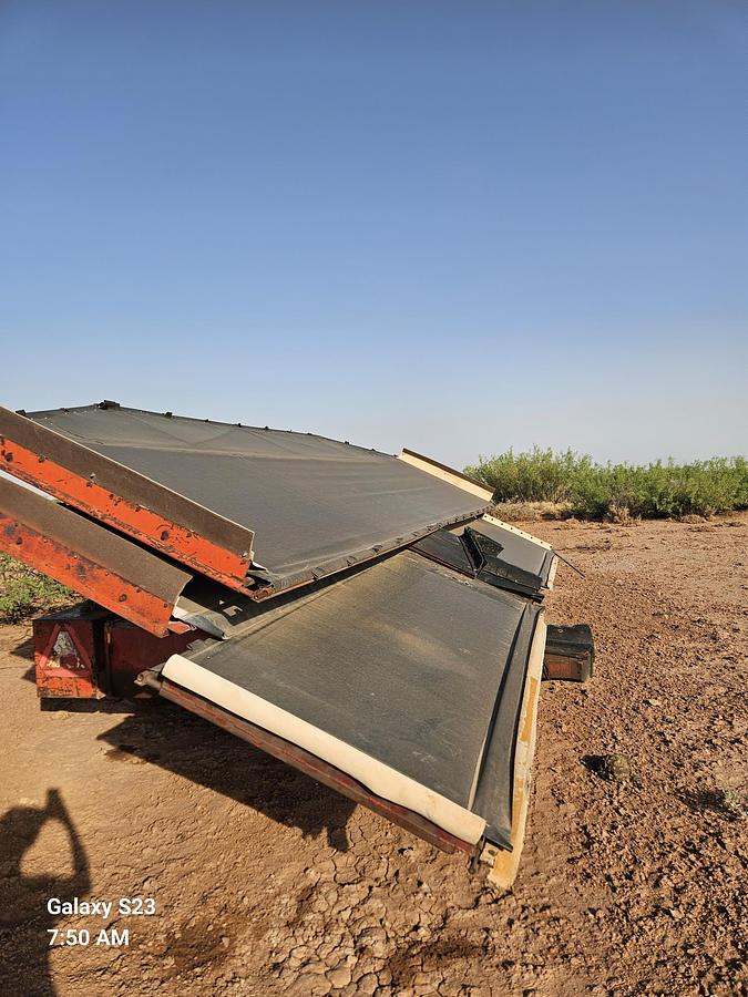 Used 1970 Pistachio Shaker and Catcher