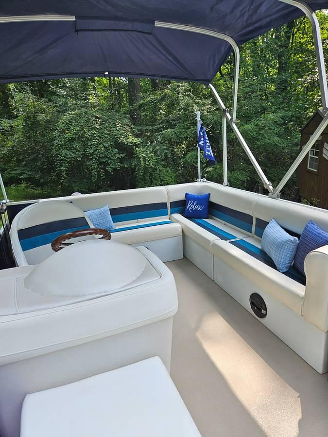 Used 2003 Voyager Pontoon