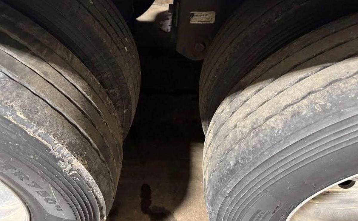 Used 2018 WILSON 43 ft x 96 in Grain Trailer