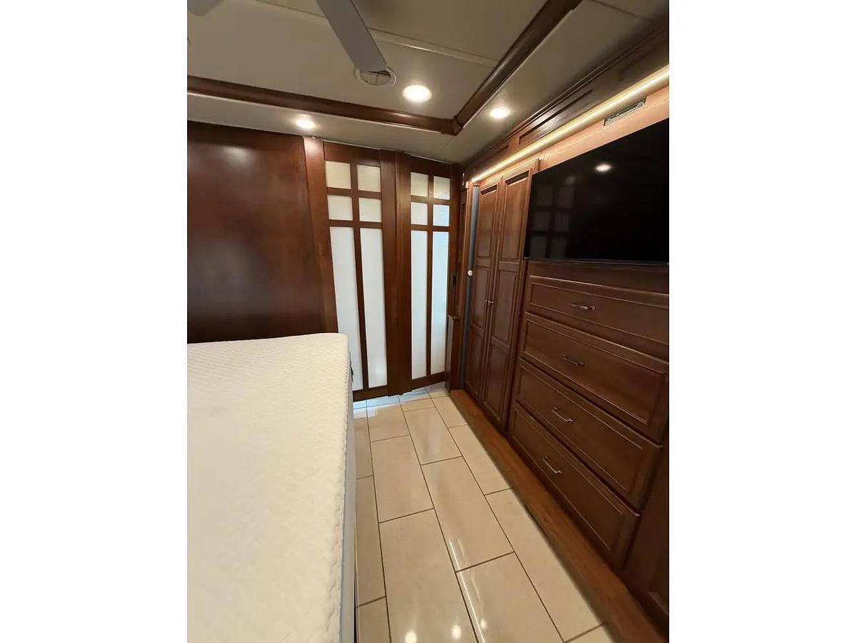 Used 2015 Winnebago Itasca Ellipse 42HD
