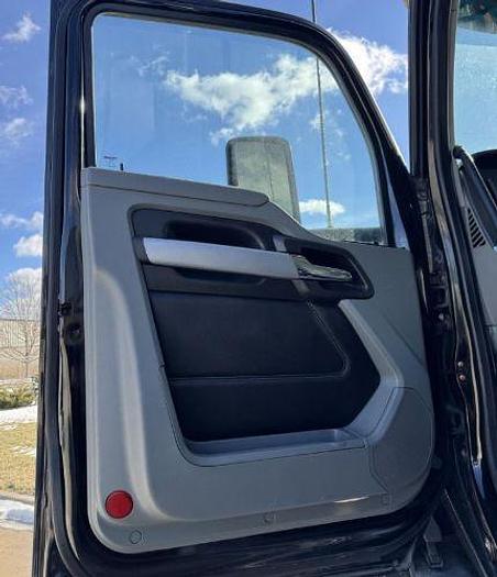 Used 2022 KENWORTH T880S