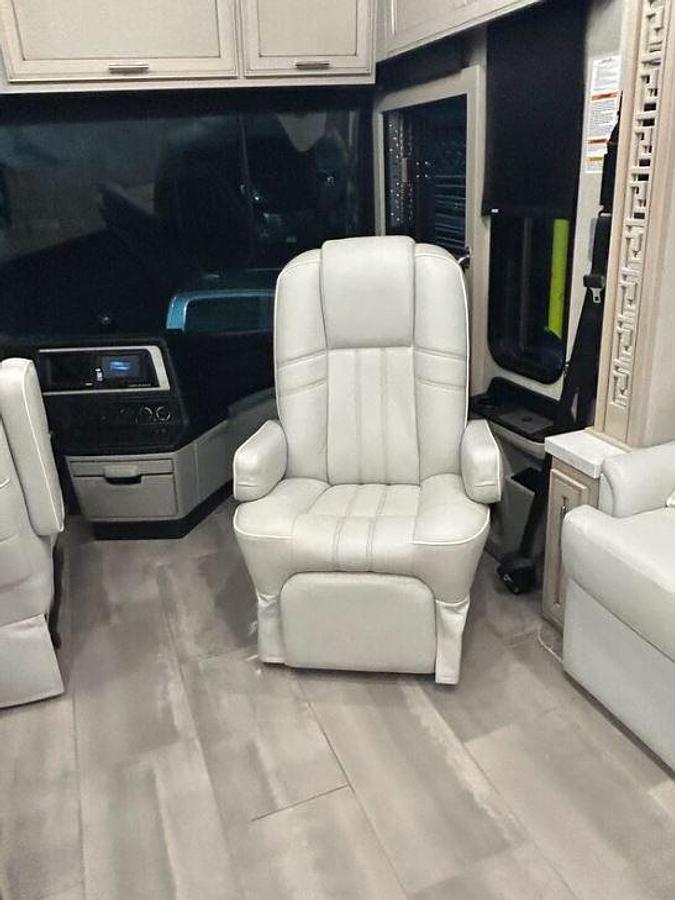 Used 2023 Newmar Ventana 3407