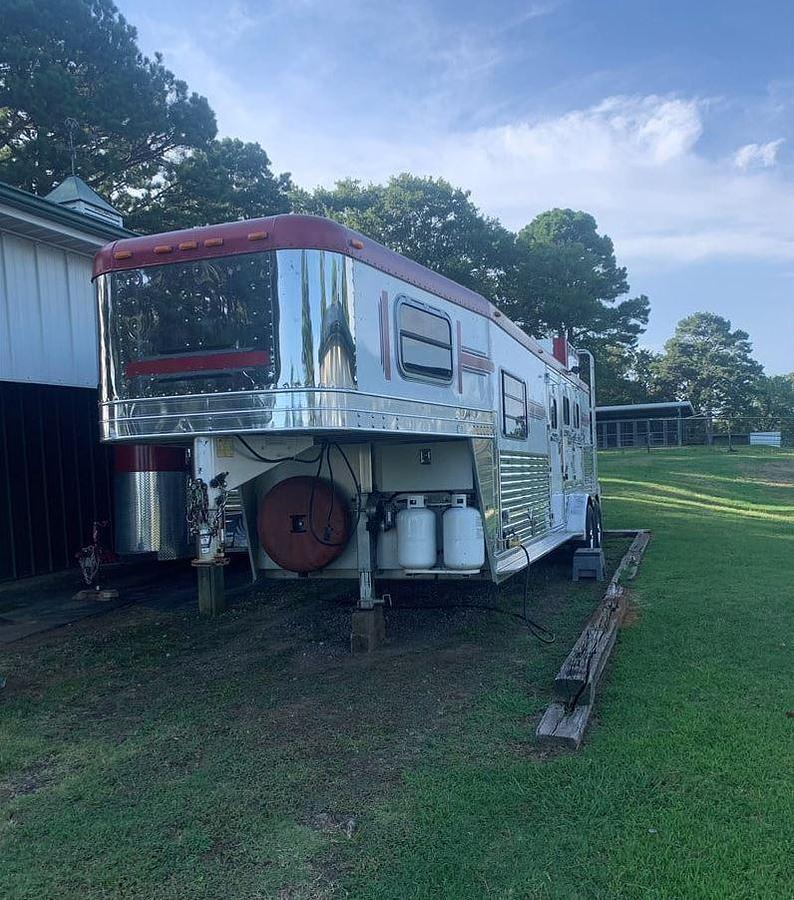Used 2007 Elite 3 Horse Slant Trailer