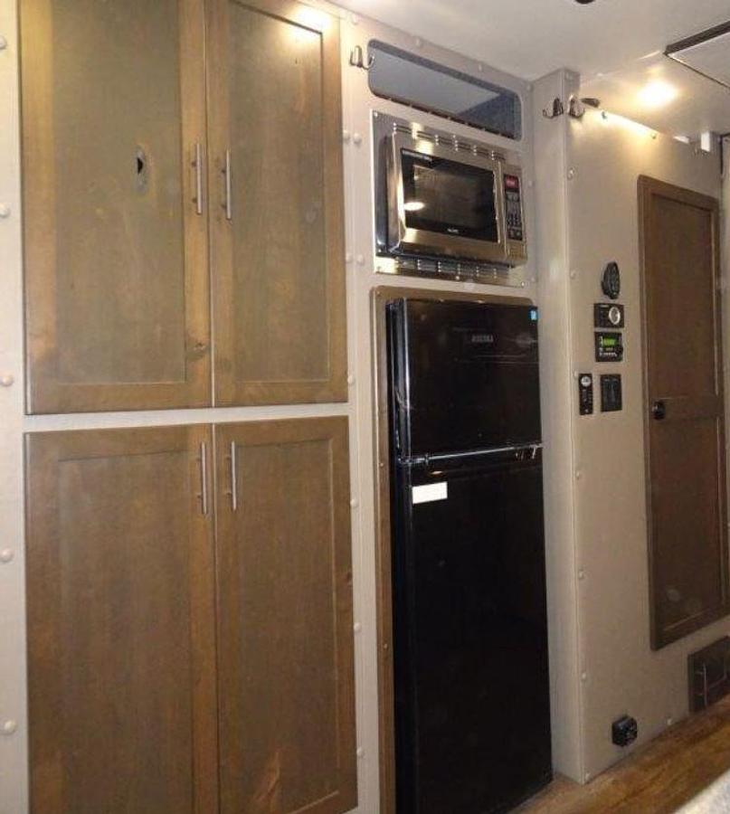 Used 2021 Volvo VNL64T300