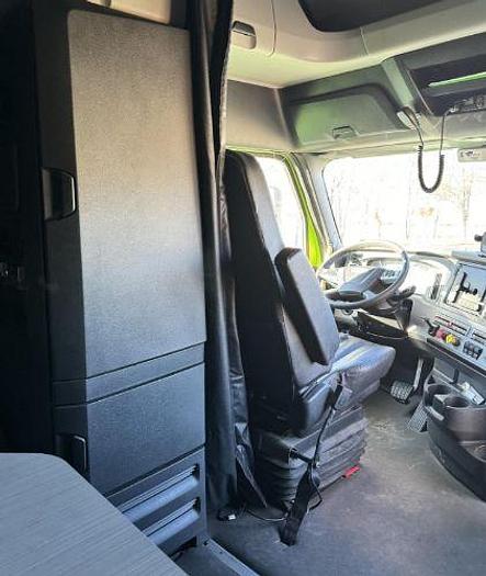Used 2020 Freightliner CASCADIA 126