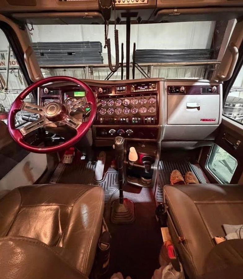 Used 2024 Kenworth W900